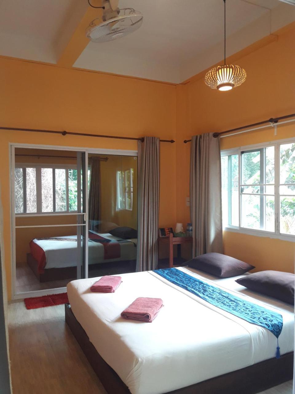 Jj Beach Resort & Jj Seafood Koh Phayam Eksteriør billede